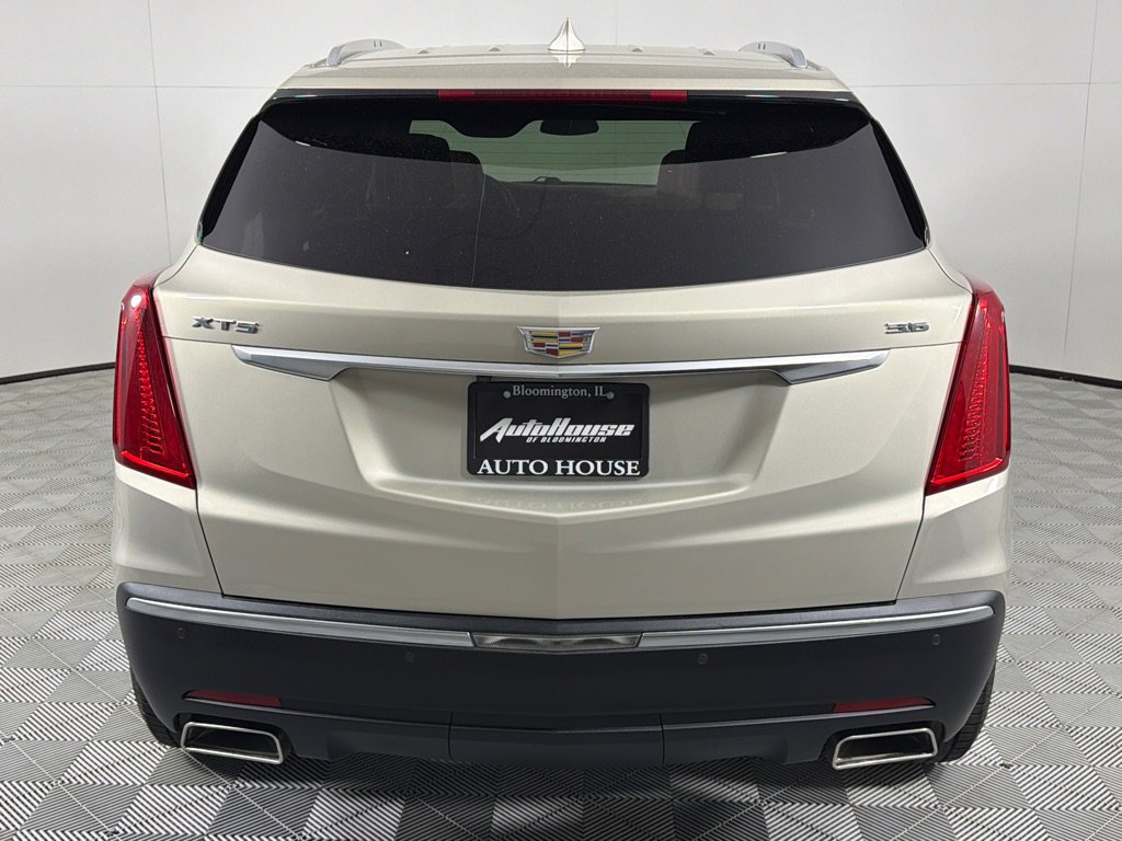 Used 2017 Cadillac XT5 FWD image 6
