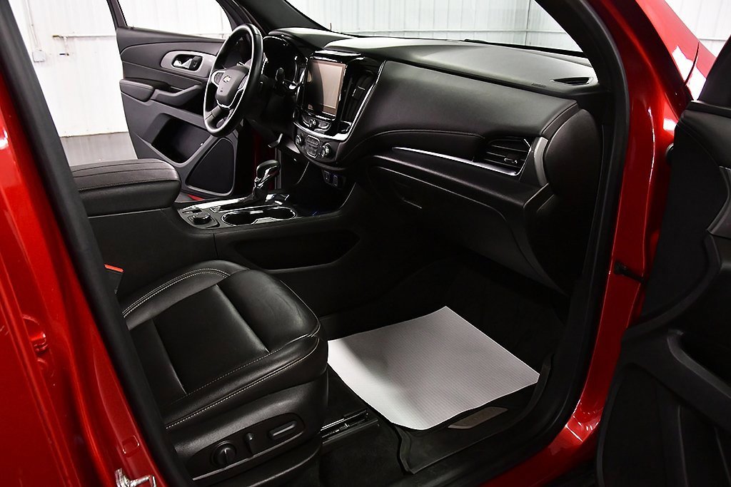 Used 2023 Chevrolet Traverse LT w/ LPO, Floor Liner Package image 28