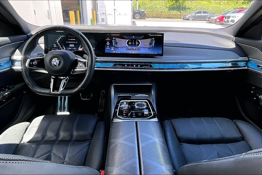 Used 2023 BMW 740i RWD image 13