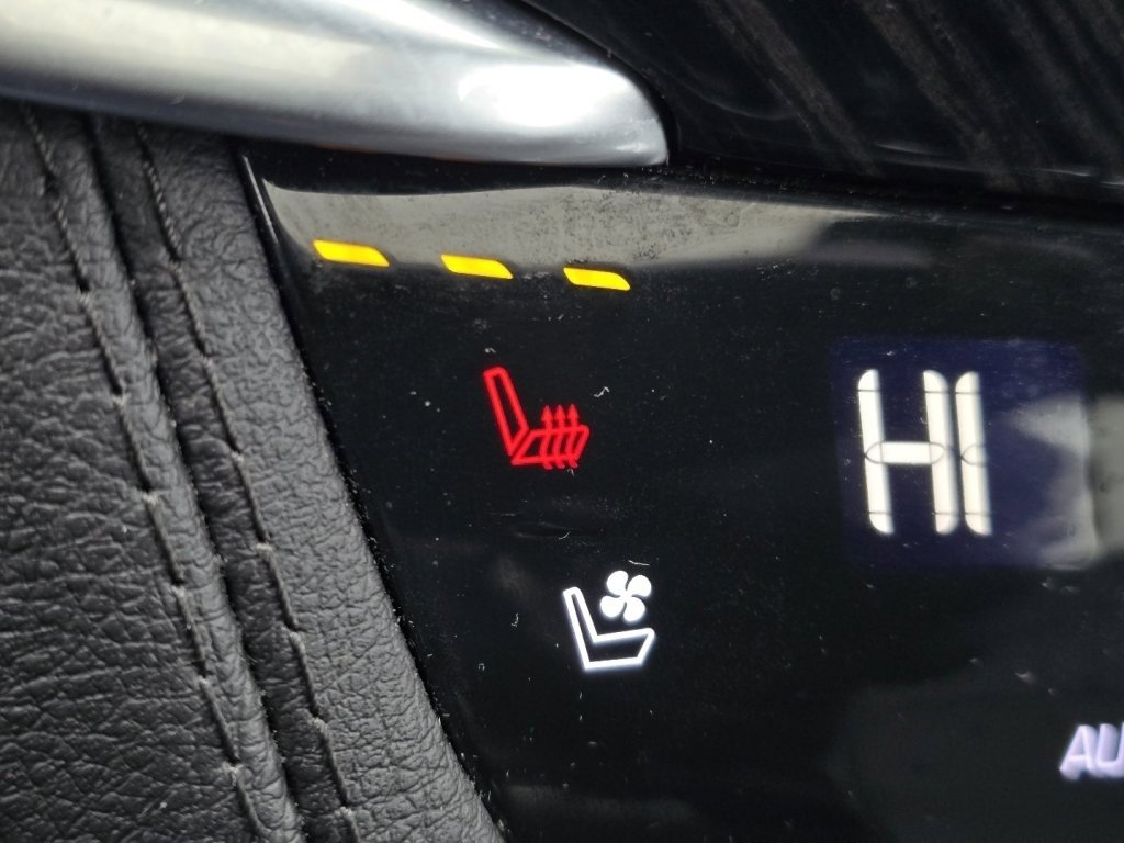 Used 2024 Cadillac XT6 Premium Luxury w/ LPO, Floor Liner Package image 6