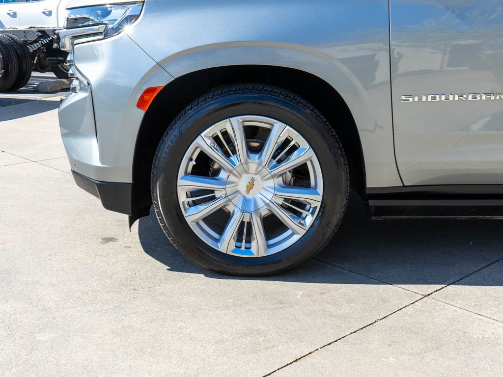 Used 2024 Chevrolet Suburban High Country image 32
