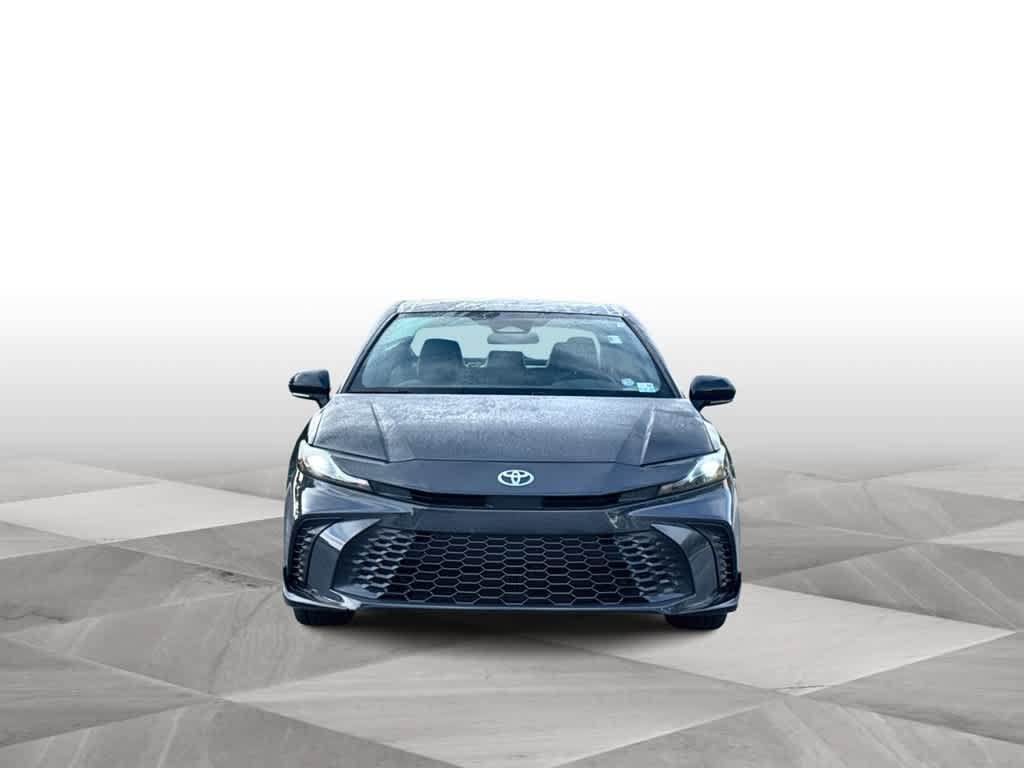 Used 2025 Toyota Camry SE FWD image 3