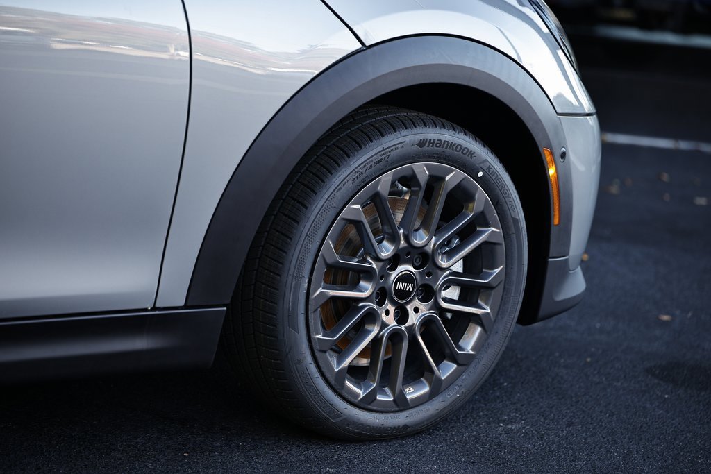 New 2026 MINI Cooper 2-Door Hardtop image 5