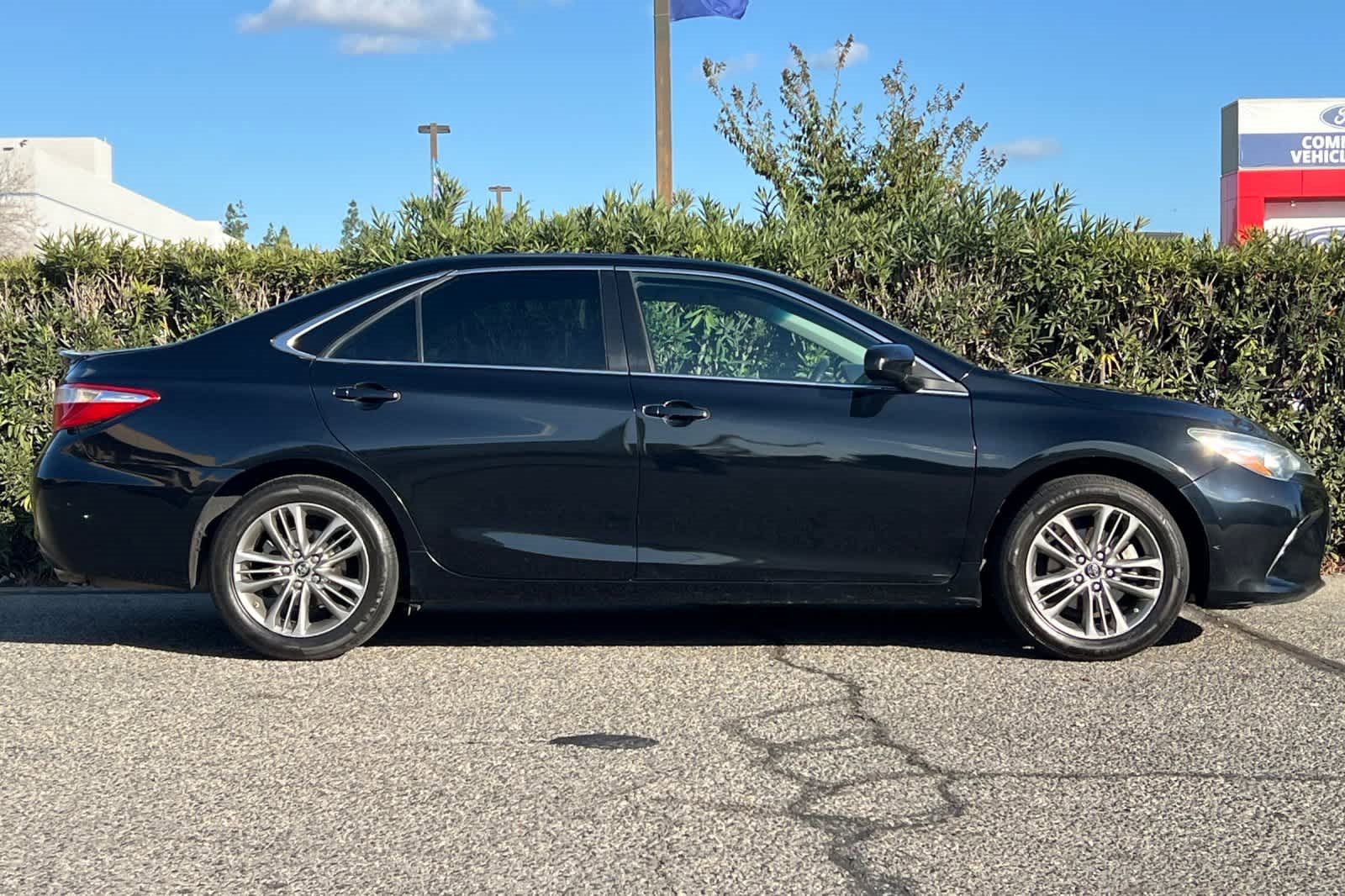 Used 2017 Toyota Camry SE image 8
