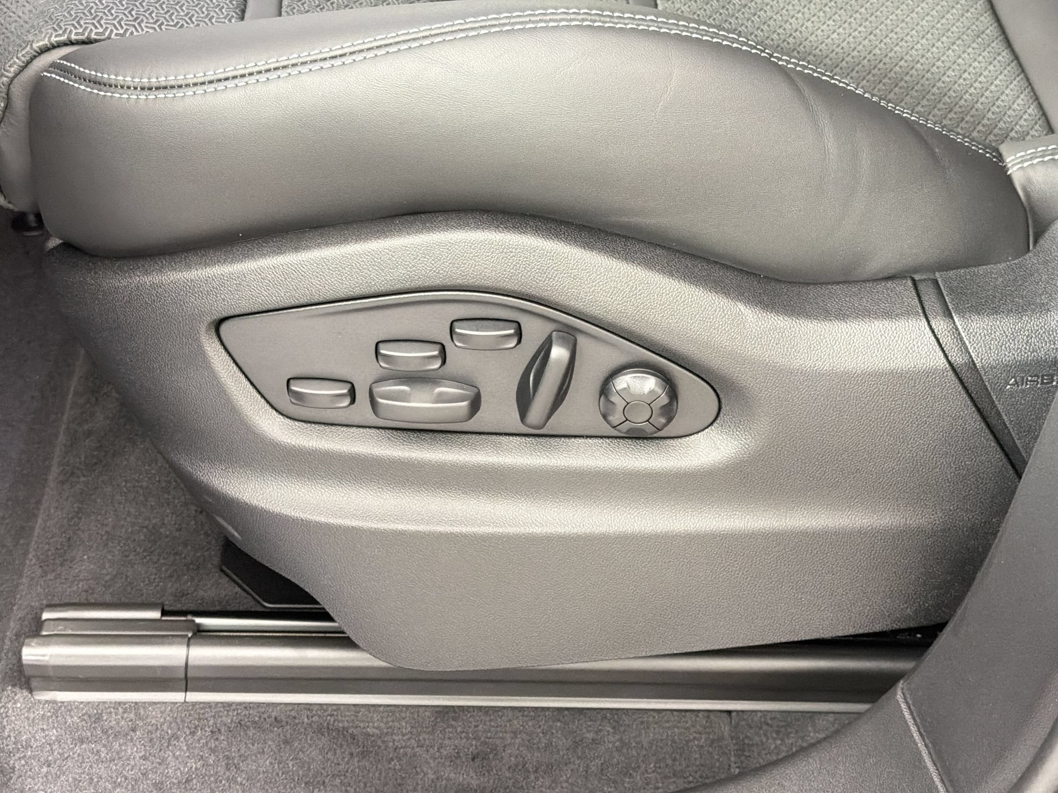 New 2026 Porsche Cayenne GTS AWD/4WD image 15