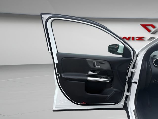 Used 2021 Mercedes-Benz GLA 250 4MATIC w/ Premium Package image 10