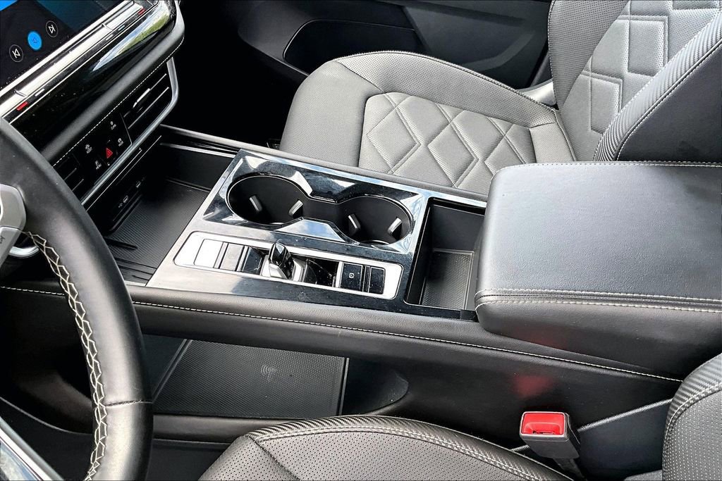 Used 2025 Volkswagen Atlas Cross Sport SE FWD image 13