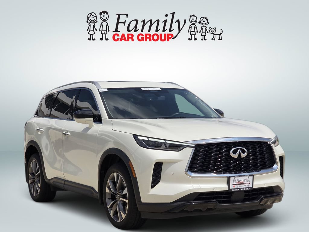 Used 2023 INFINITI QX60 Luxe w/ Performance Audio Package FWD image 2