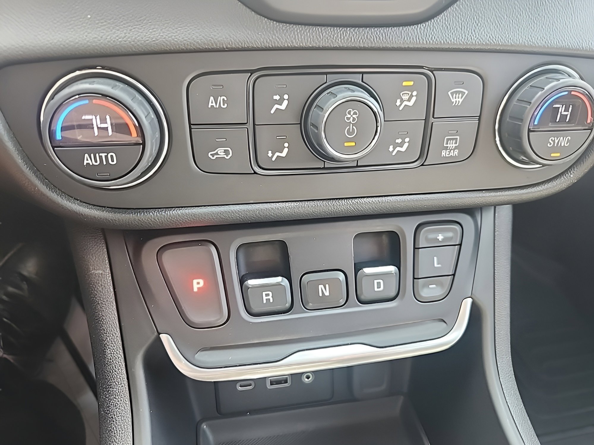 Used 2018 GMC Terrain SLE w/ Driver Convenience Package image 18