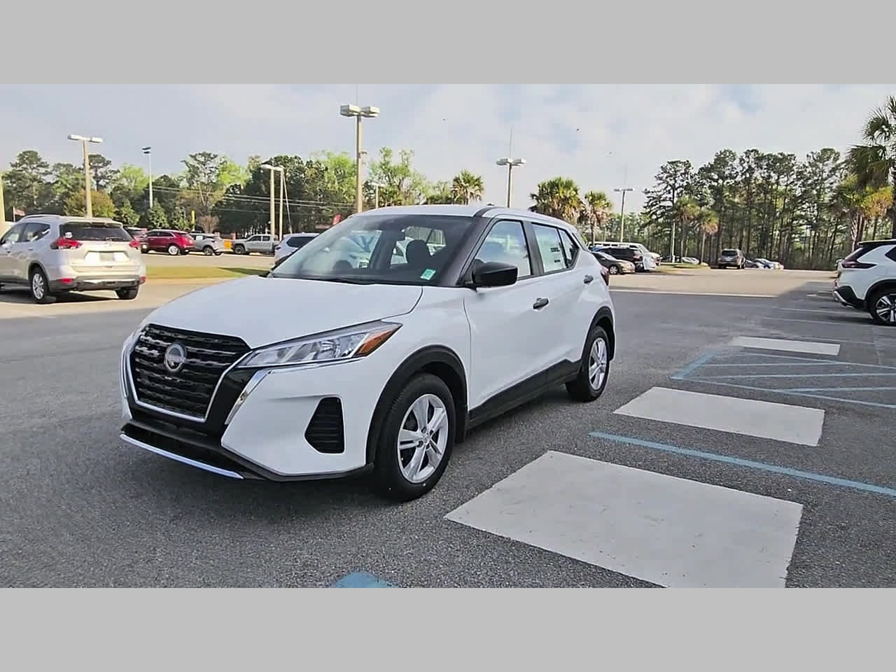 New 2025 Nissan Kicks Play S image 21