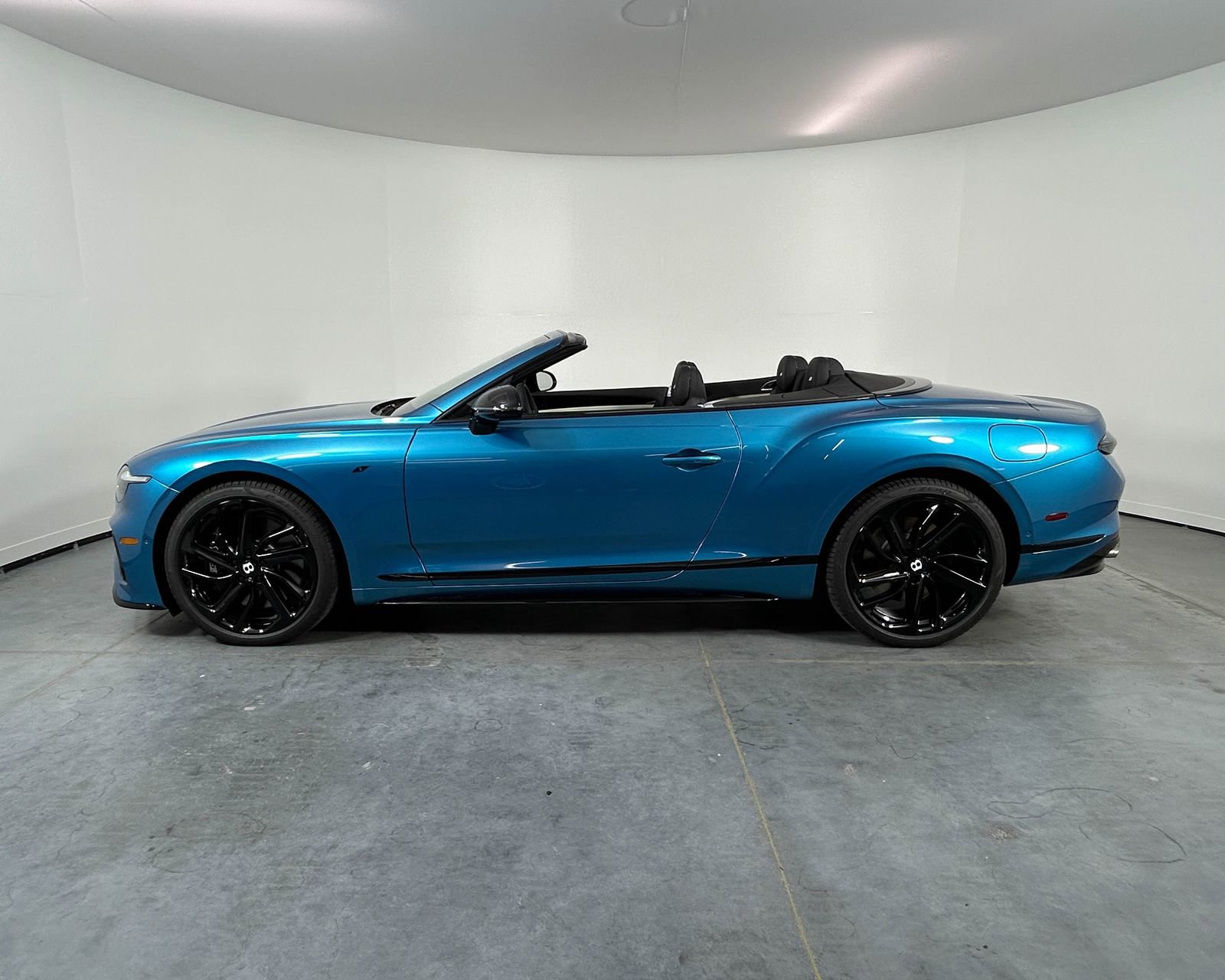New 2026 Bentley Continental GTC AWD/4WD image 11
