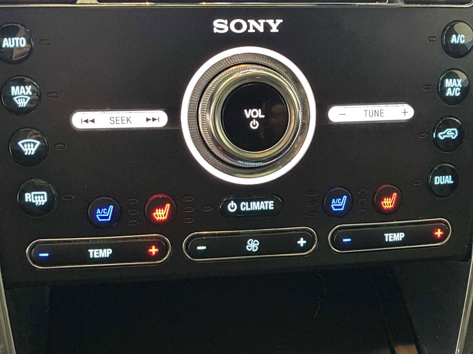 Used 2018 Ford Explorer Sport w/ Equipment Group 401A image 17