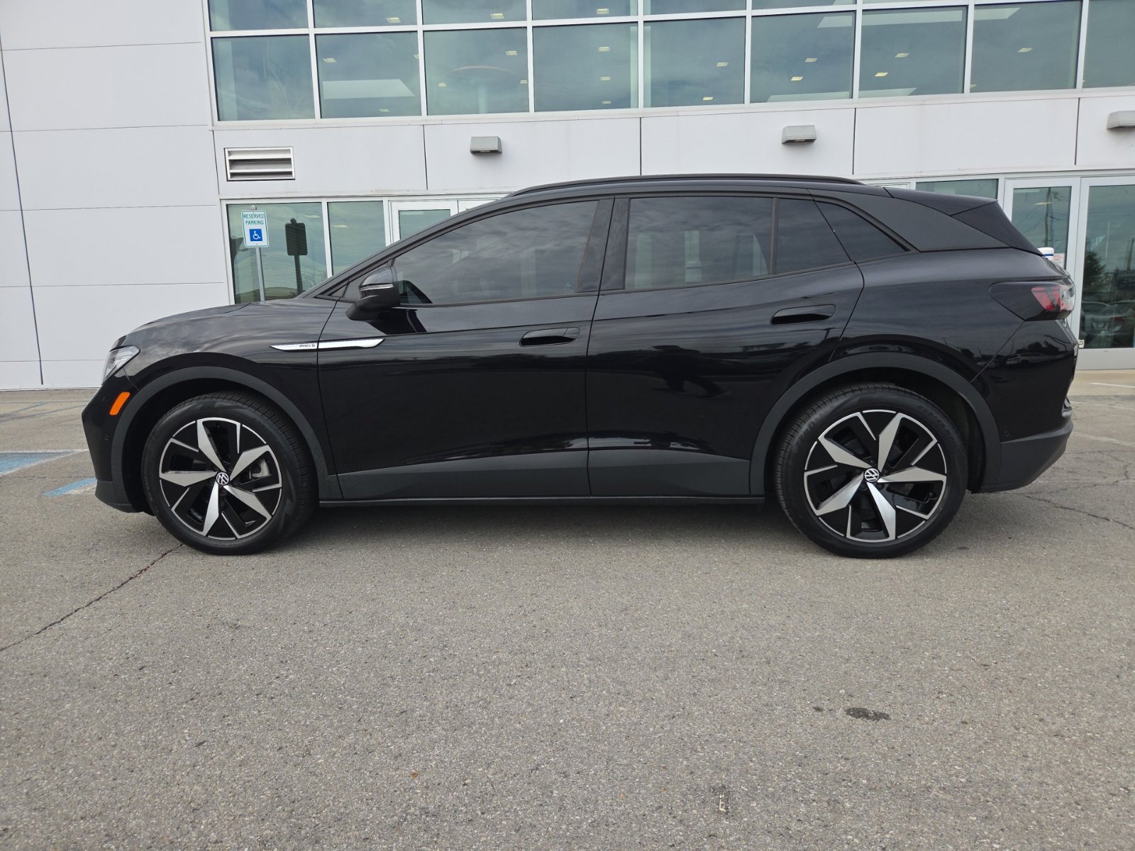 Used 2023 Volkswagen ID.4 Pro S RWD image 11