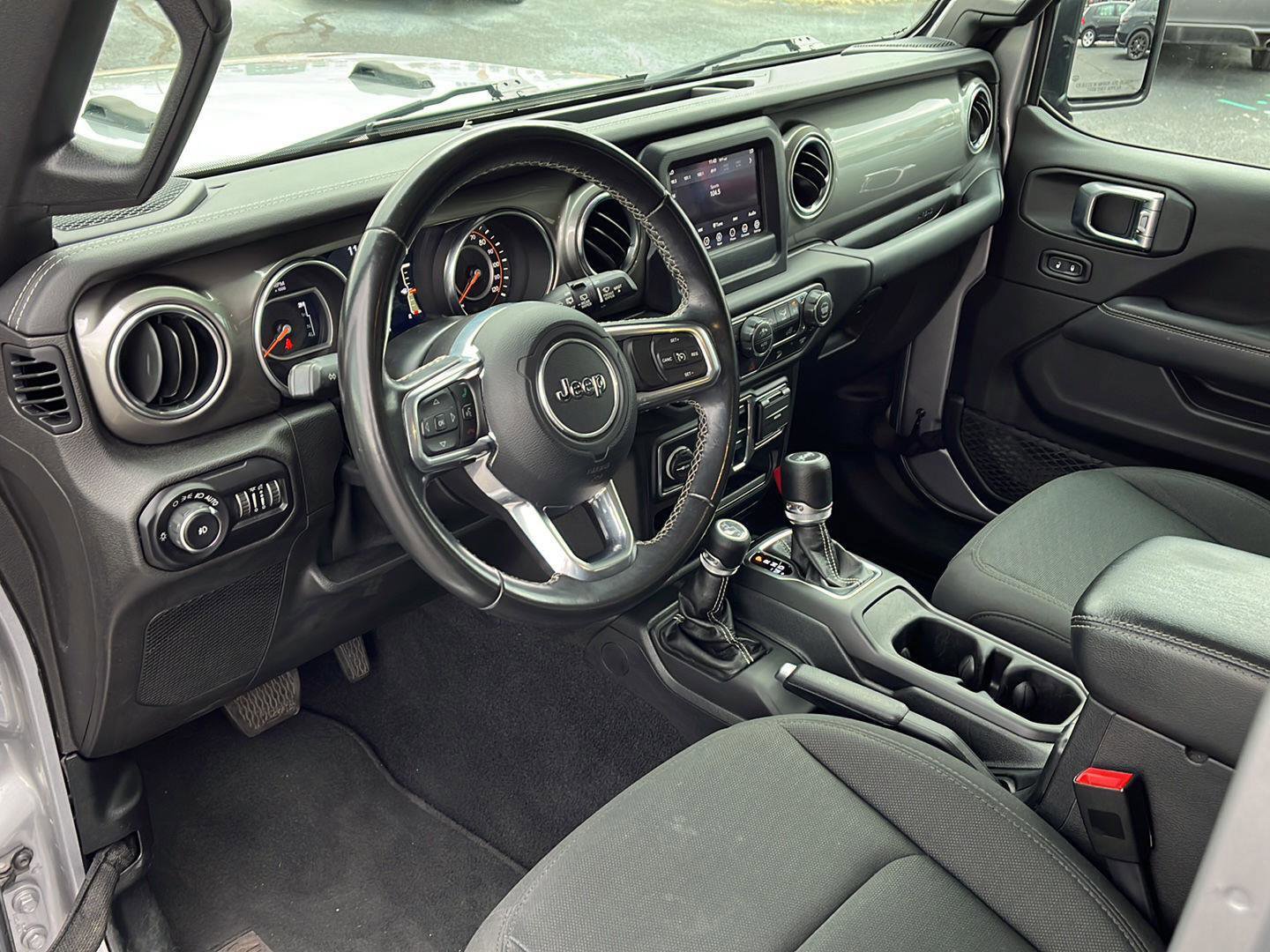 Used 2019 Jeep Wrangler Unlimited Sahara image 20