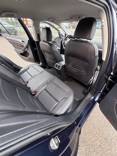 Used 2015 Volkswagen Golf S FWD image 28