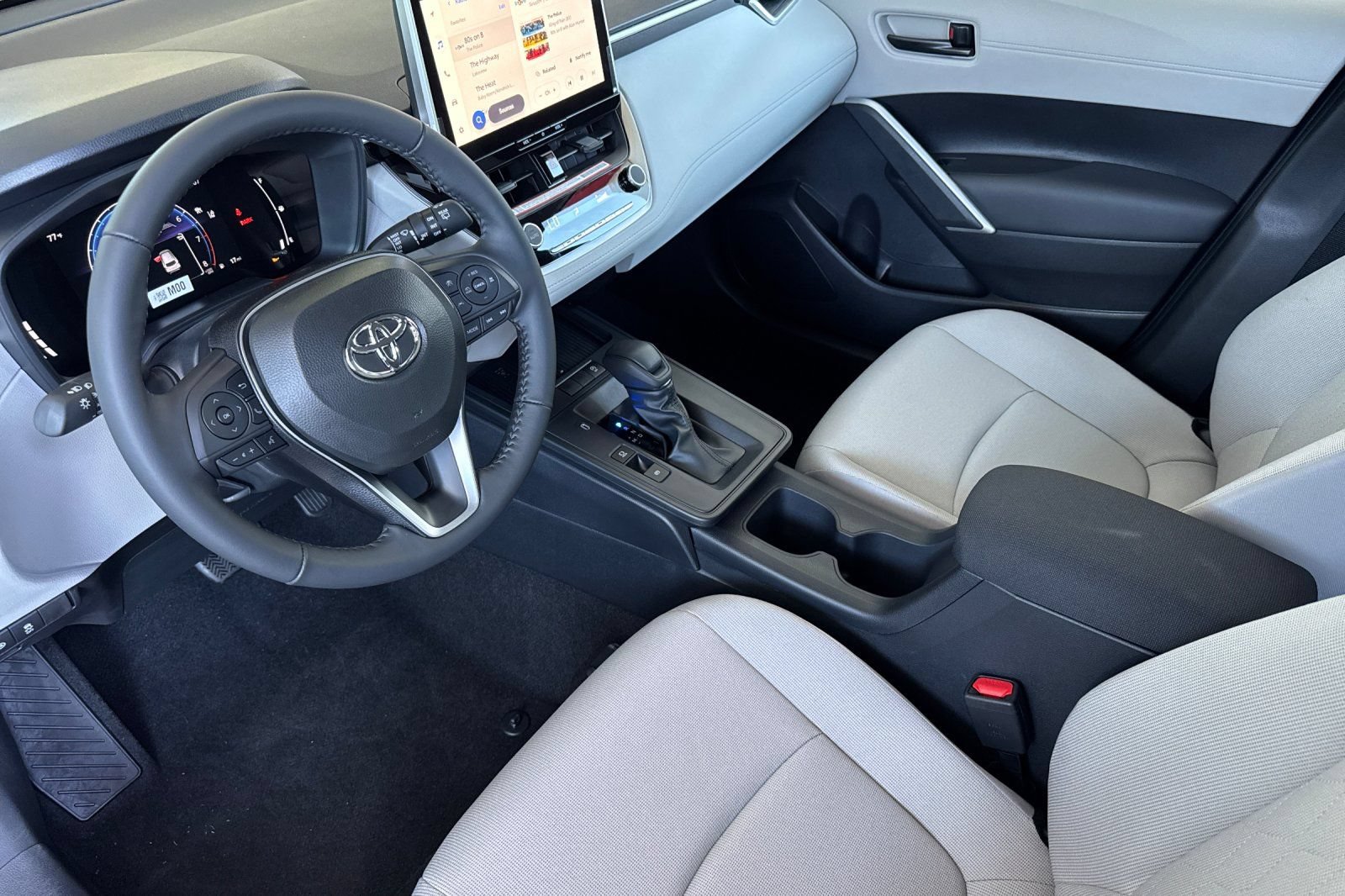 New 2026 Toyota Corolla Cross LE w/ Moonroof Package FWD image 12