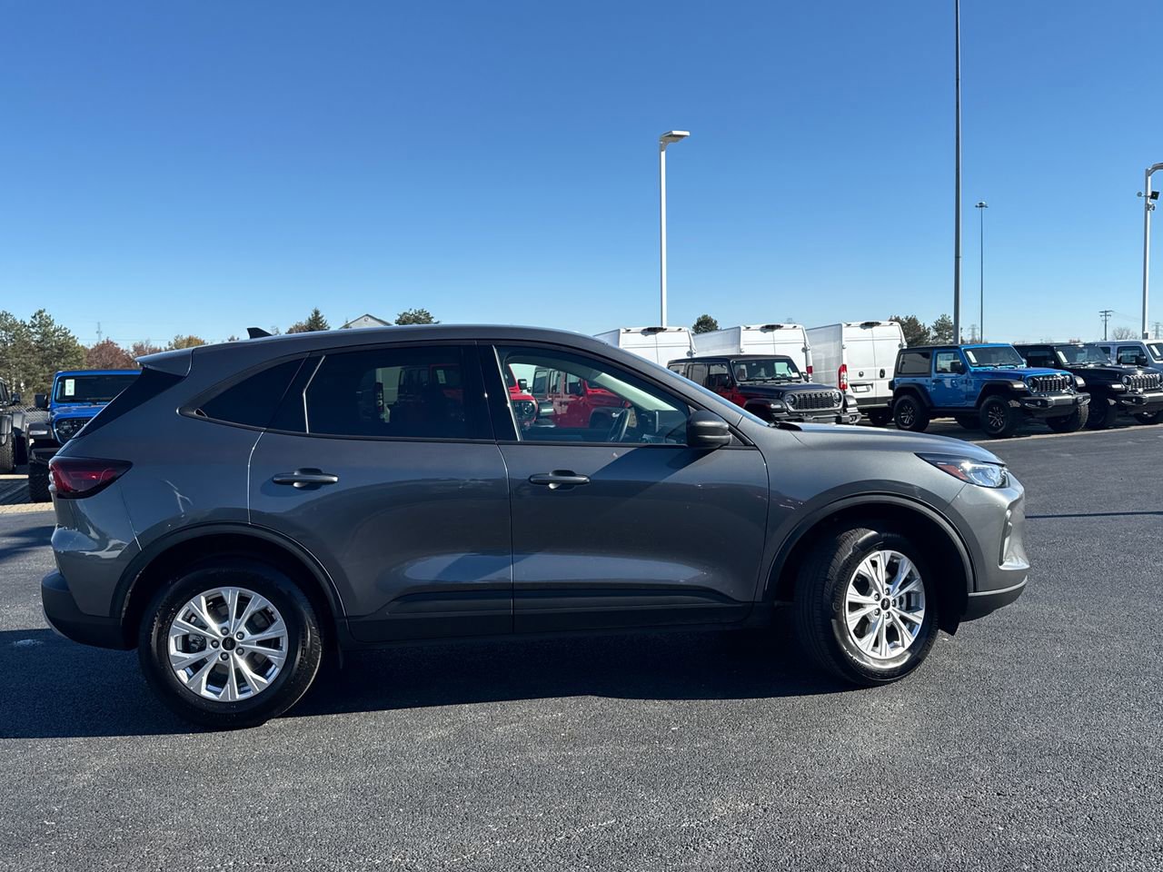 Used 2025 Ford Escape Active image 2