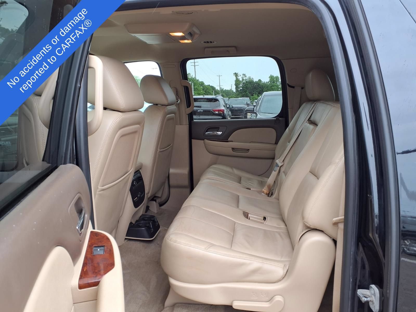 Used 2013 Chevrolet Suburban LT w/ Luxury Package AWD/4WD image 12