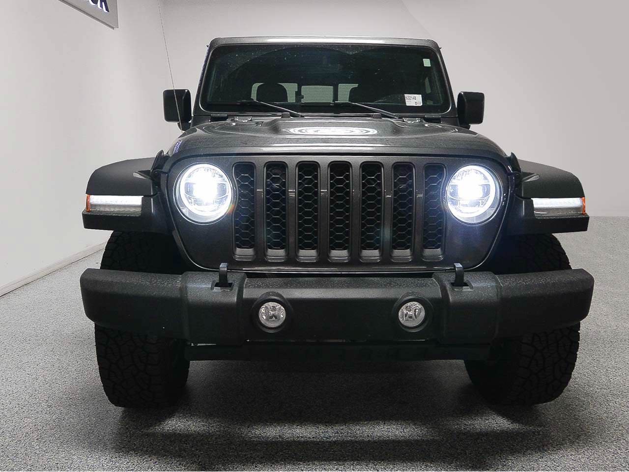 Used 2020 Jeep Gladiator Rubicon AWD/4WD image 2