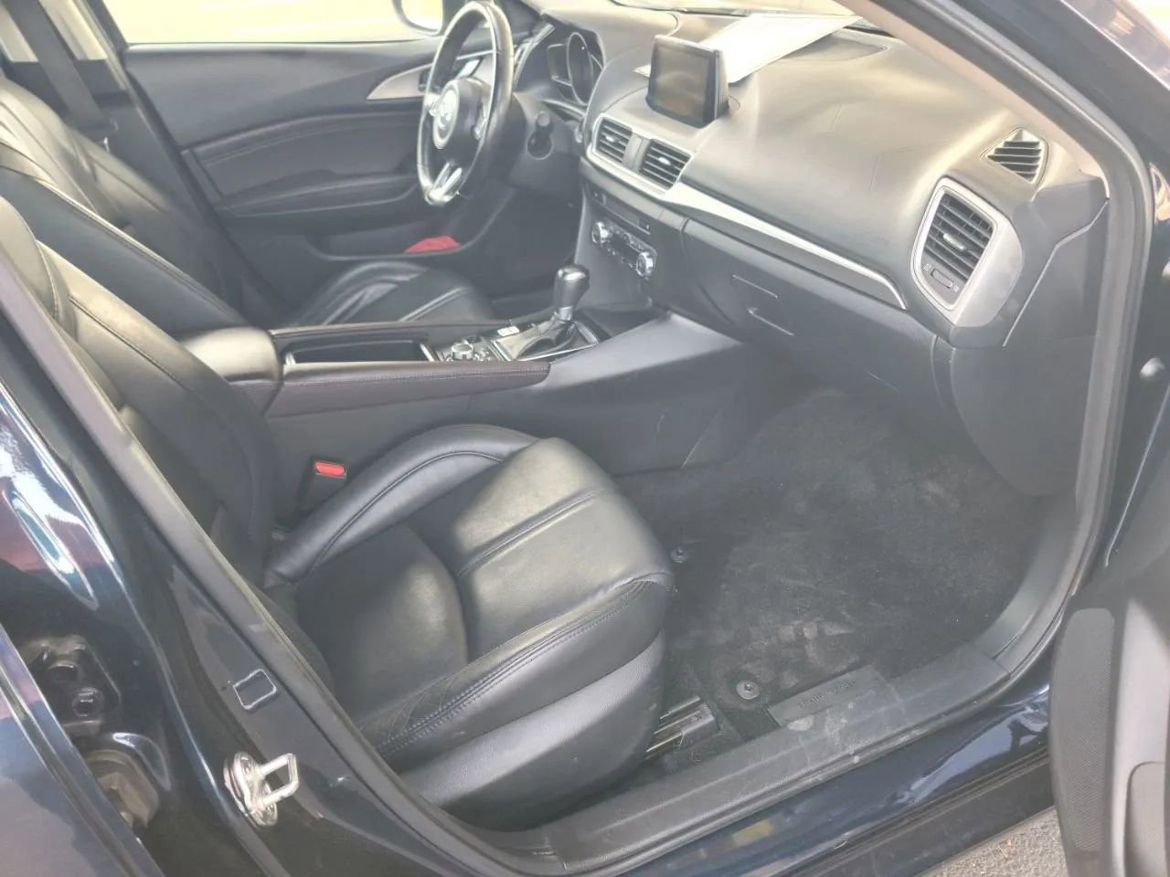 Used 2018 MAZDA MAZDA3 Touring image 9