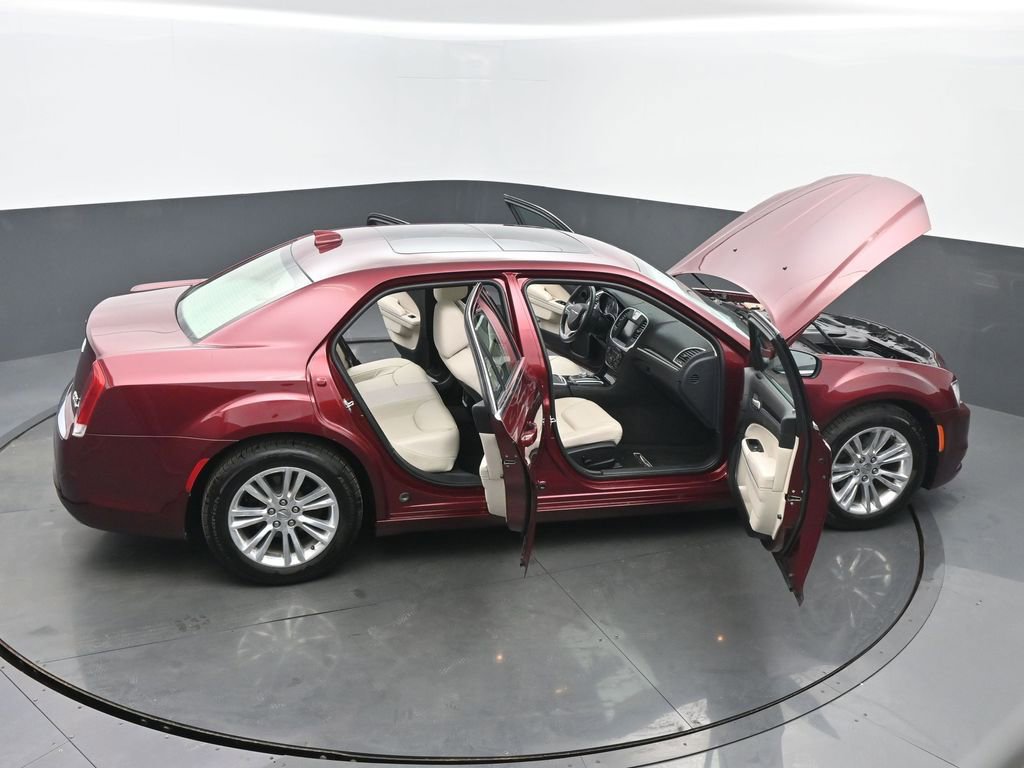 Used 2016 Chrysler 300 Limited image 63