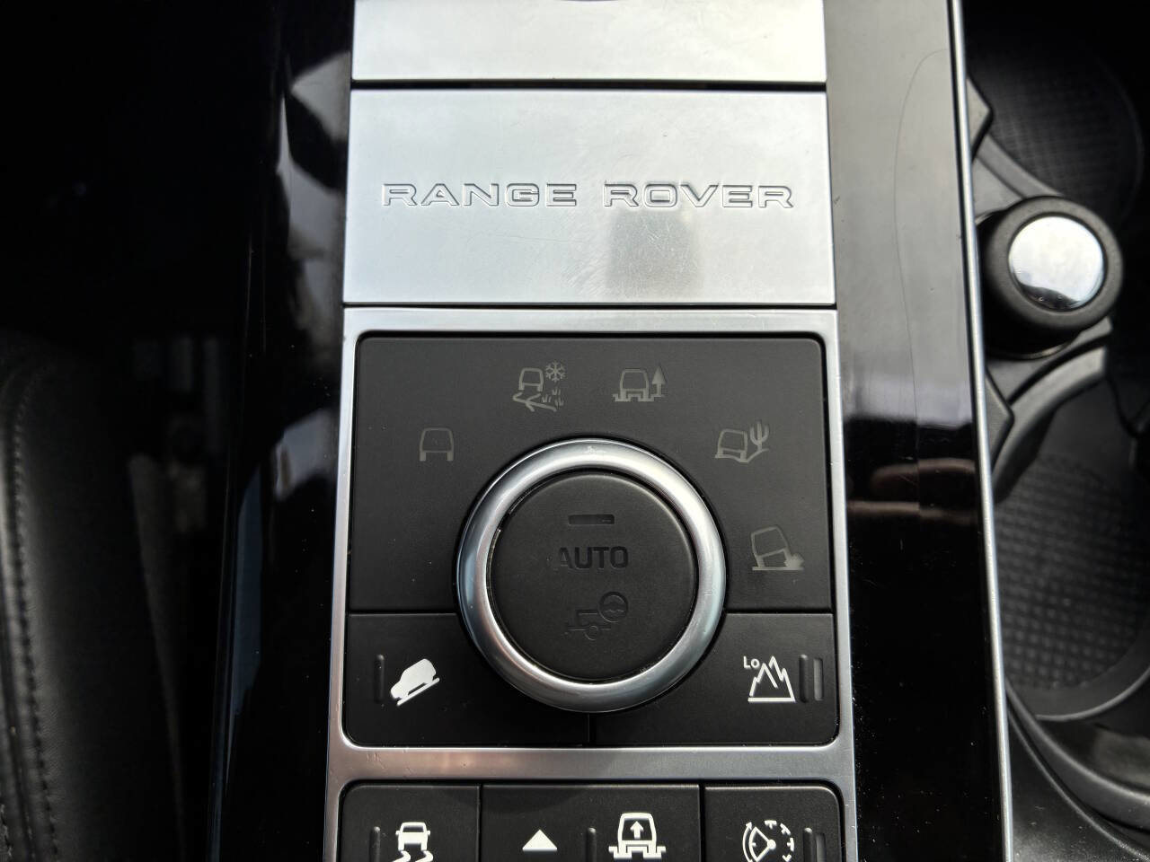 Used 2017 Land Rover Range Rover Supercharged image 26