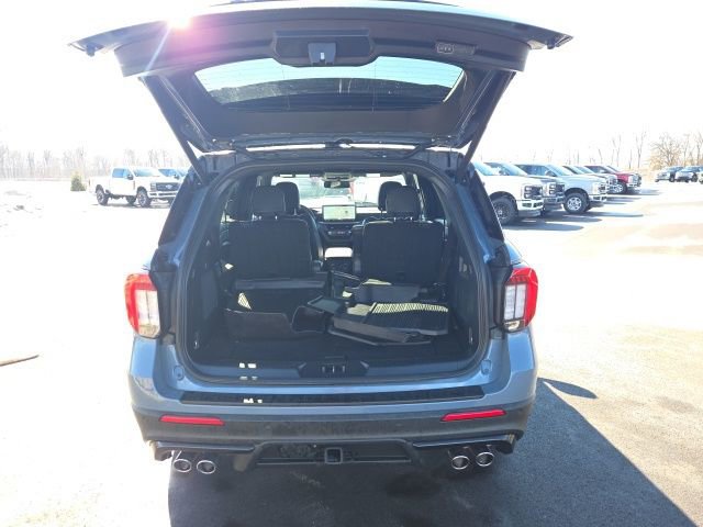 Certified 2025 Ford Explorer ST image 11