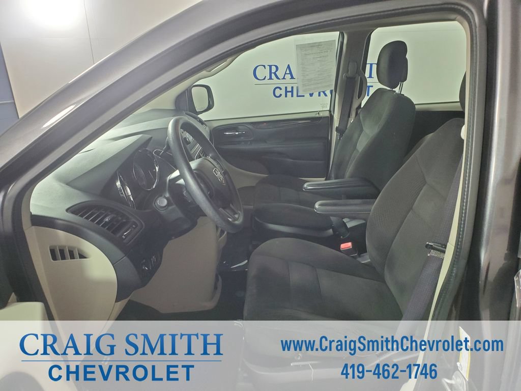 Used 2016 Dodge Grand Caravan American Value Package FWD image 9