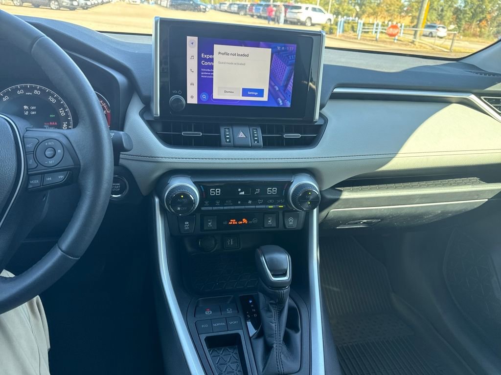 Used 2023 Toyota RAV4 XLE Premium image 18