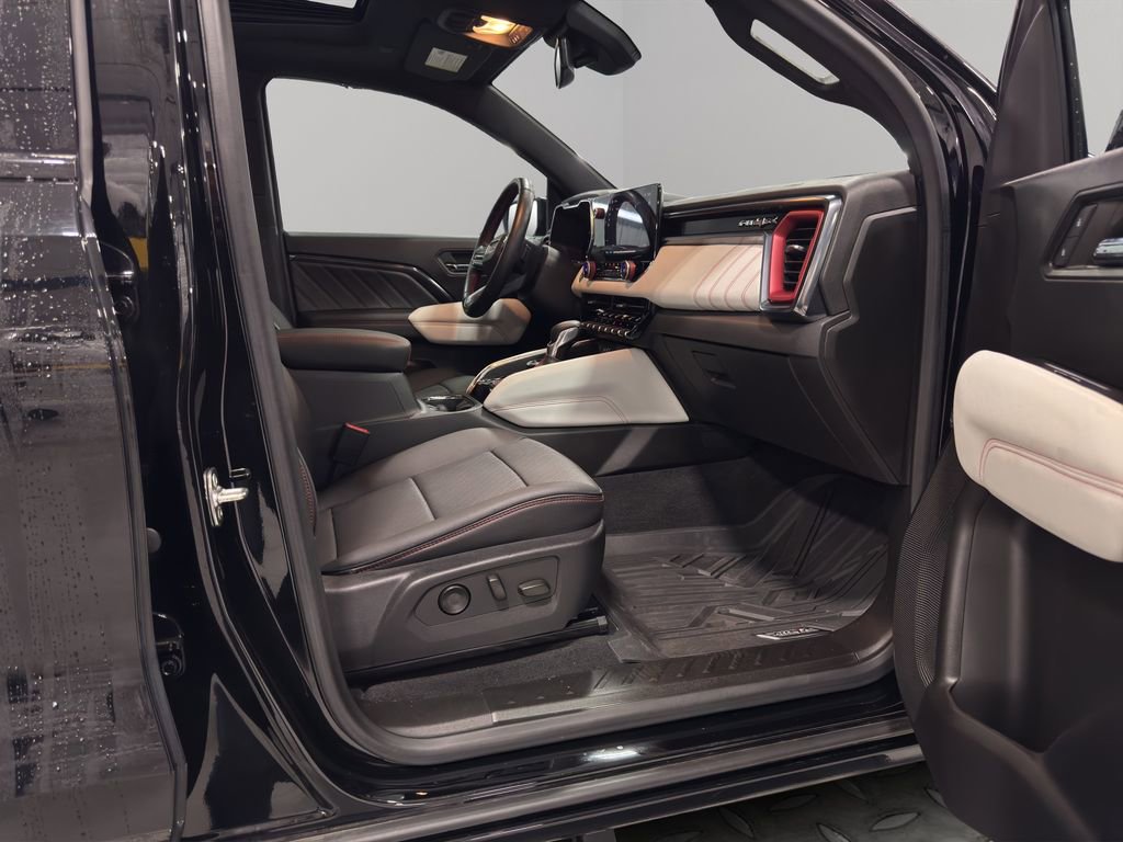 Used 2024 GMC Canyon AT4X image 16