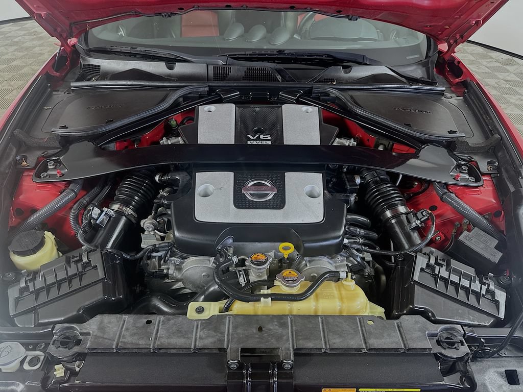 Used 2016 Nissan 370Z Coupe RWD image 29