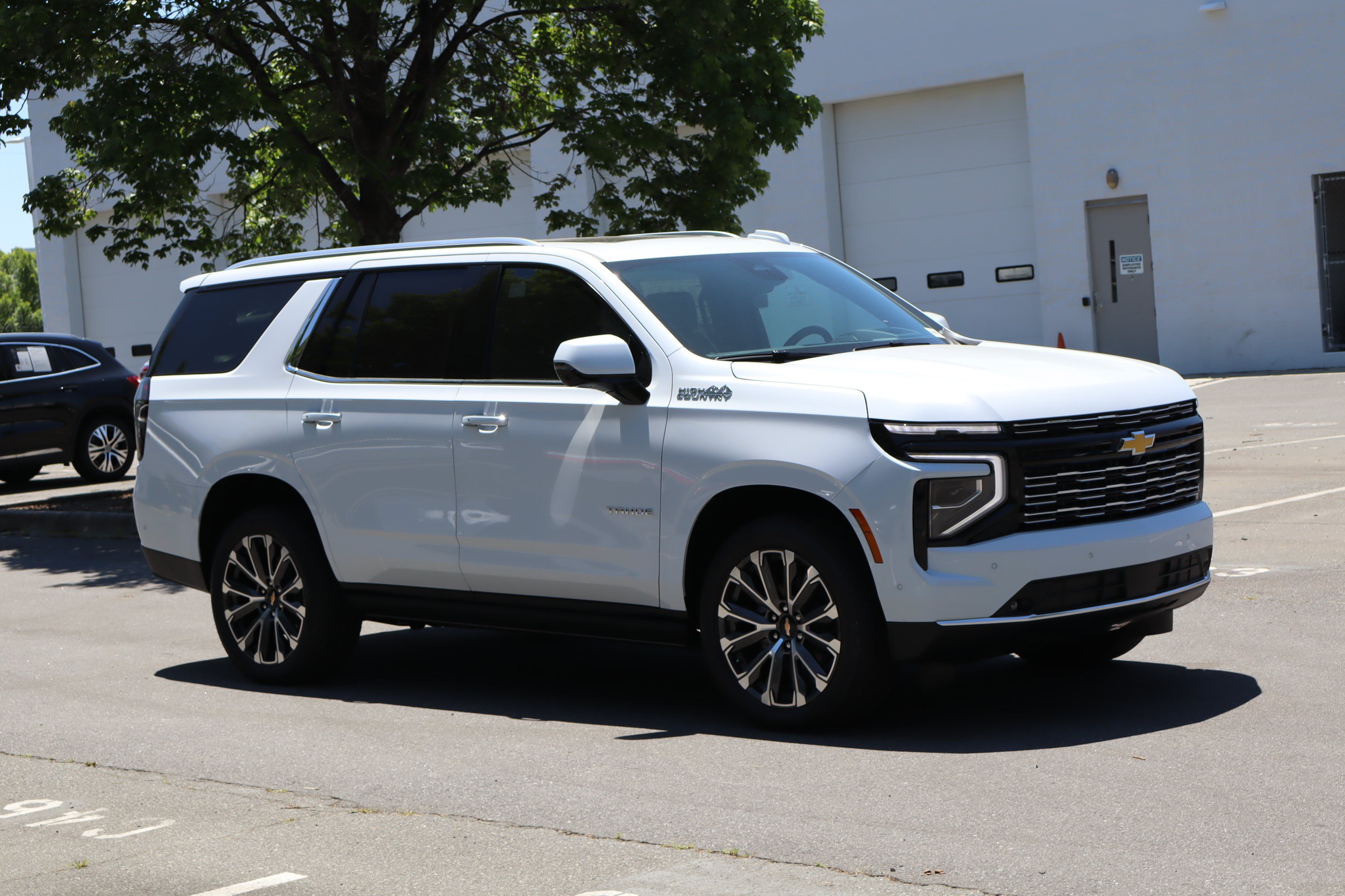 New 2026 Chevrolet Tahoe High Country AWD/4WD image 2