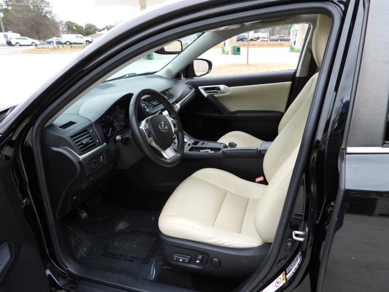 Used 2013 Lexus CT 200h w/ Premium Pkg w/Backup Camera image 36