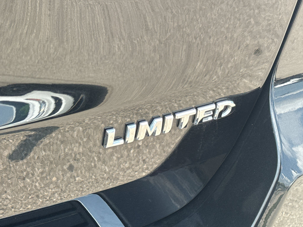 Used 2016 Jeep Grand Cherokee Limited w/ Trailer Tow Group IV AWD/4WD image 8
