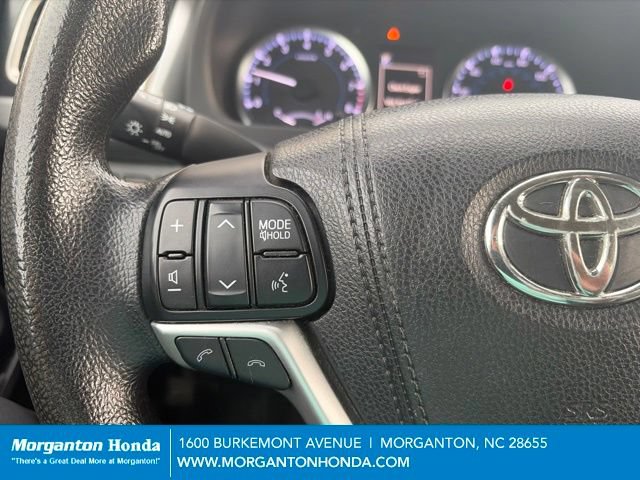 Used 2017 Toyota Highlander LE AWD/4WD image 13