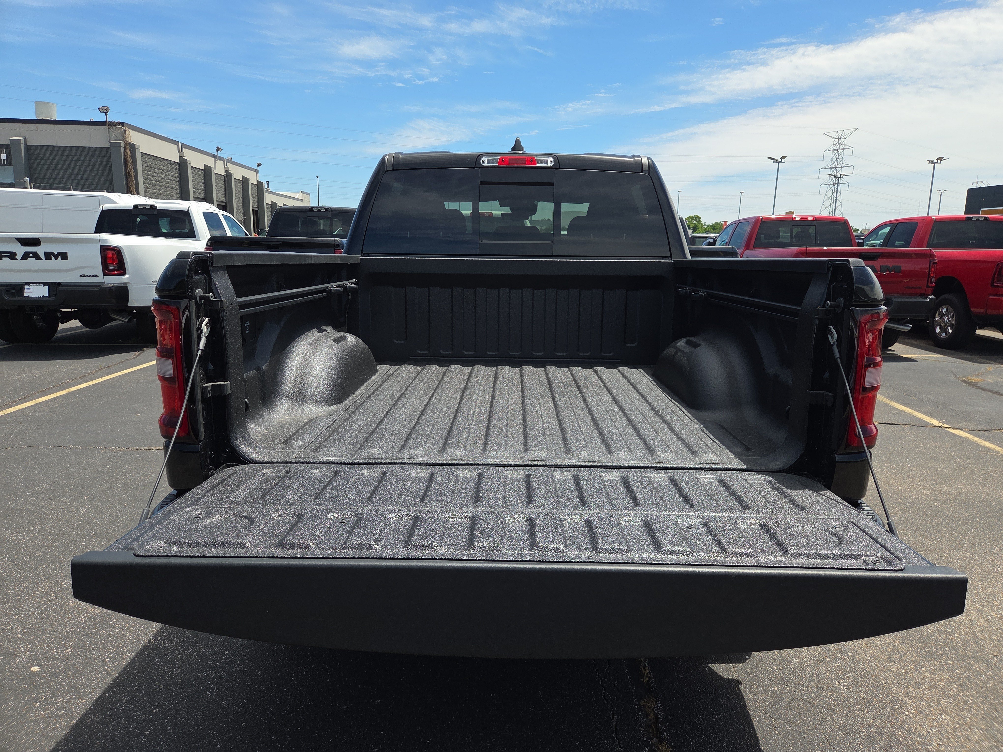 New 2026 RAM 1500 Warlock AWD/4WD image 8