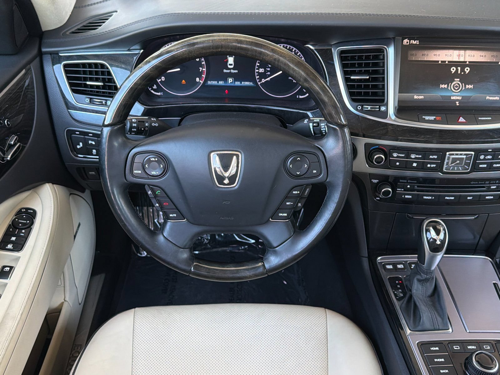 Used 2016 Hyundai Equus Signature RWD image 13