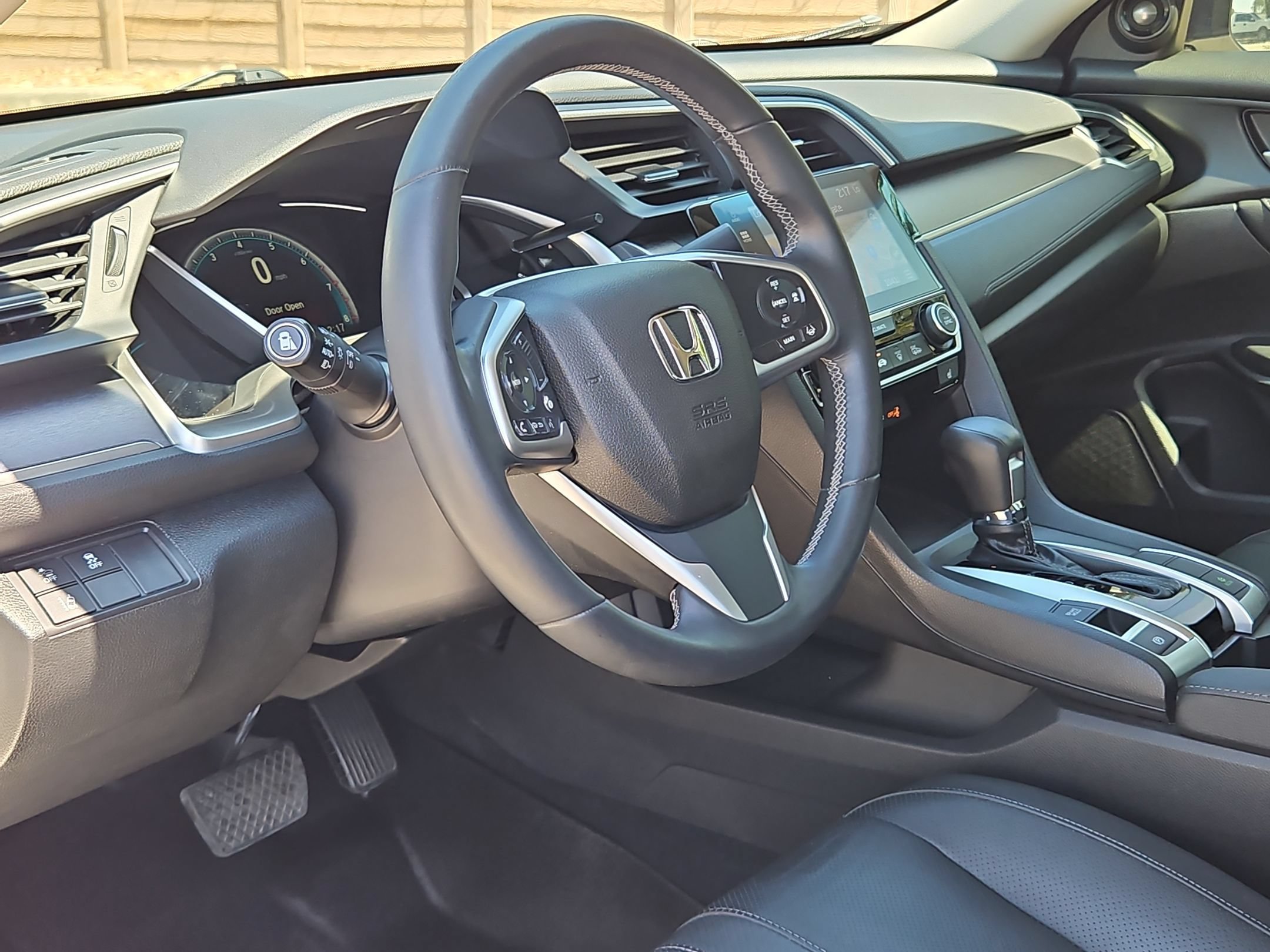 Used 2018 Honda Civic Touring image 12