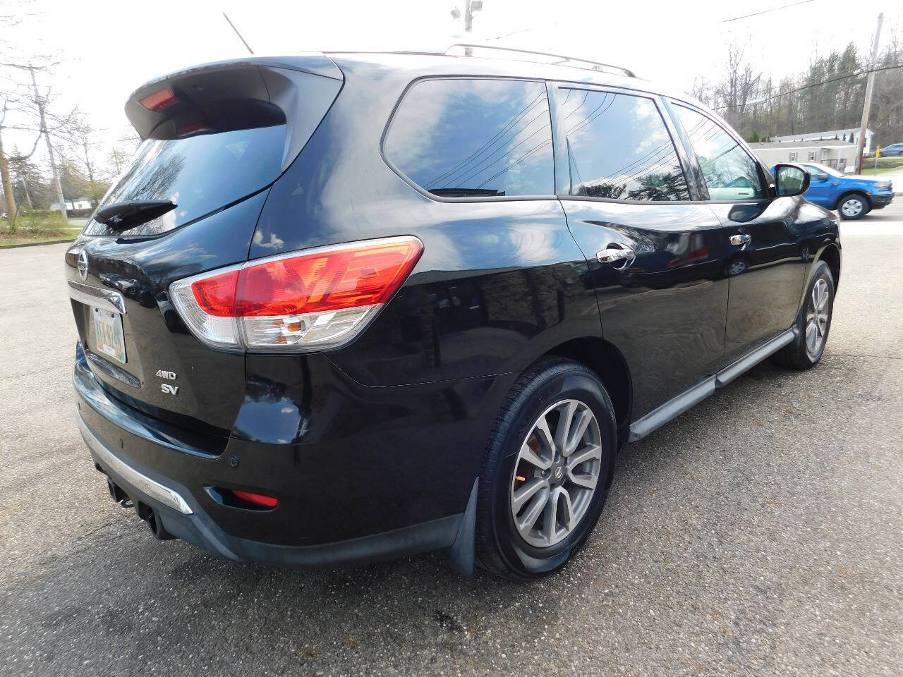 Used 2013 Nissan Pathfinder SV w/ Trailer Tow Pkg AWD/4WD image 10