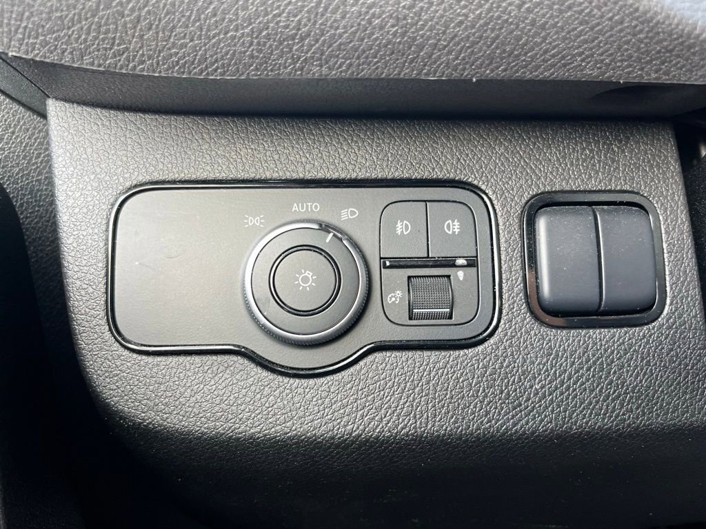 Used 2023 Mercedes-Benz Sprinter 2500 w/ Acoustic Package image 28