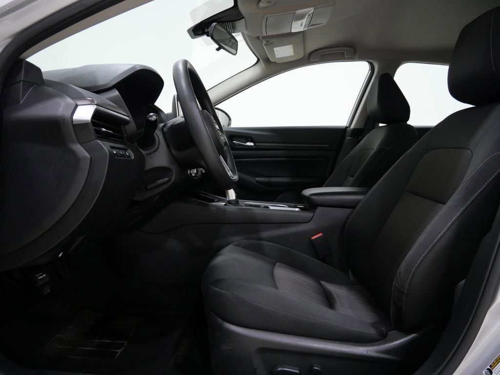 Used 2024 Nissan Altima 2.5 SV image 12