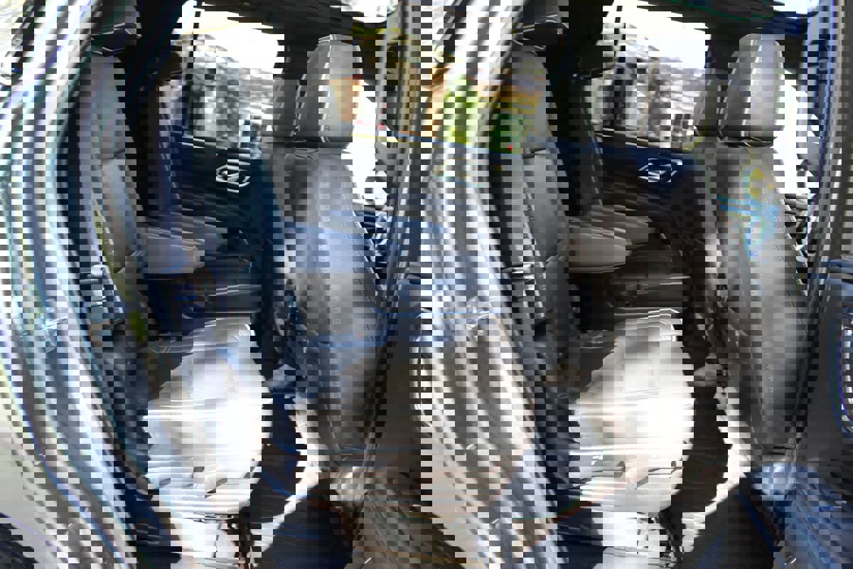 Used 2021 Chevrolet Tahoe Premier w/ Premium Package image 17