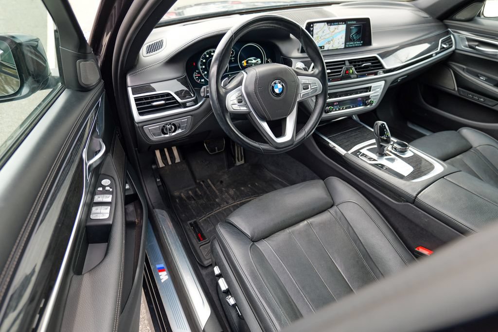 Used 2019 BMW 740i xDrive w/ Executive Package AWD/4WD image 16