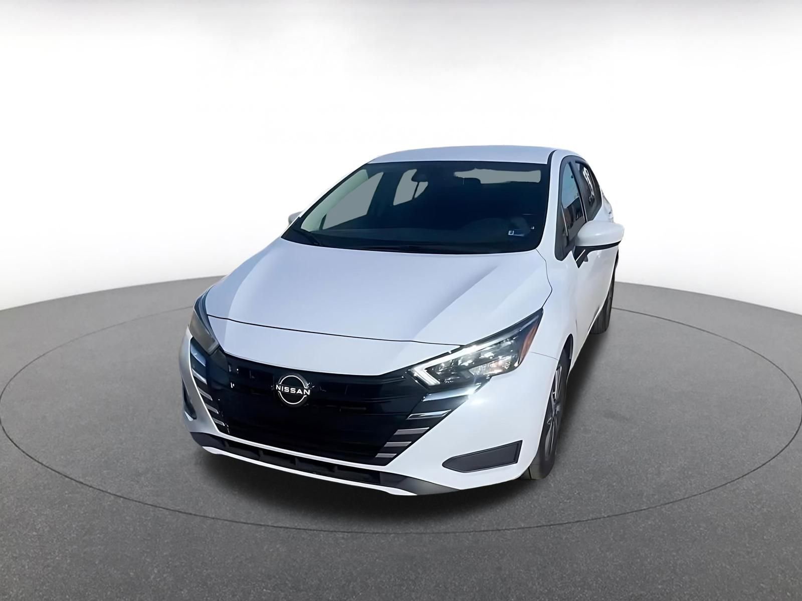 Used 2025 Nissan Versa SV image 7