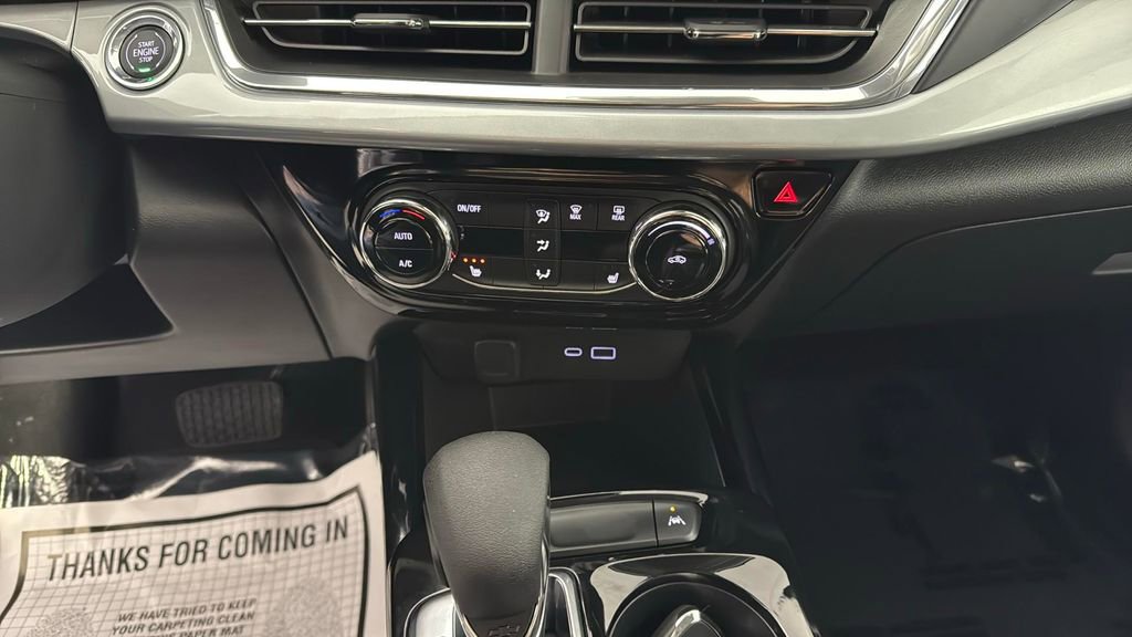 Certified 2024 Chevrolet Trax LT w/ LT Convenience Package image 21