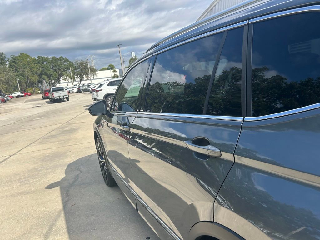 Used 2024 Volkswagen Tiguan SEL R-Line image 32