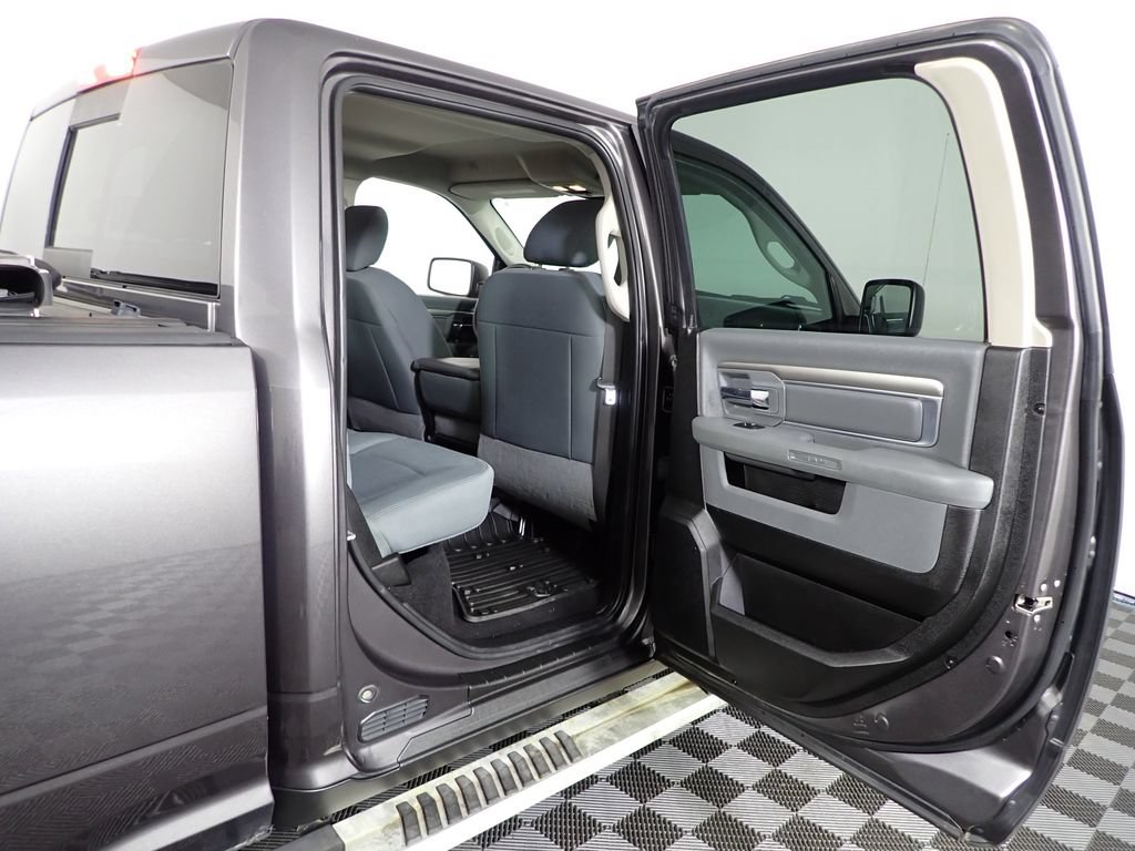 Used 2019 RAM 1500 Classic SLT w/ Protection Group AWD/4WD image 31