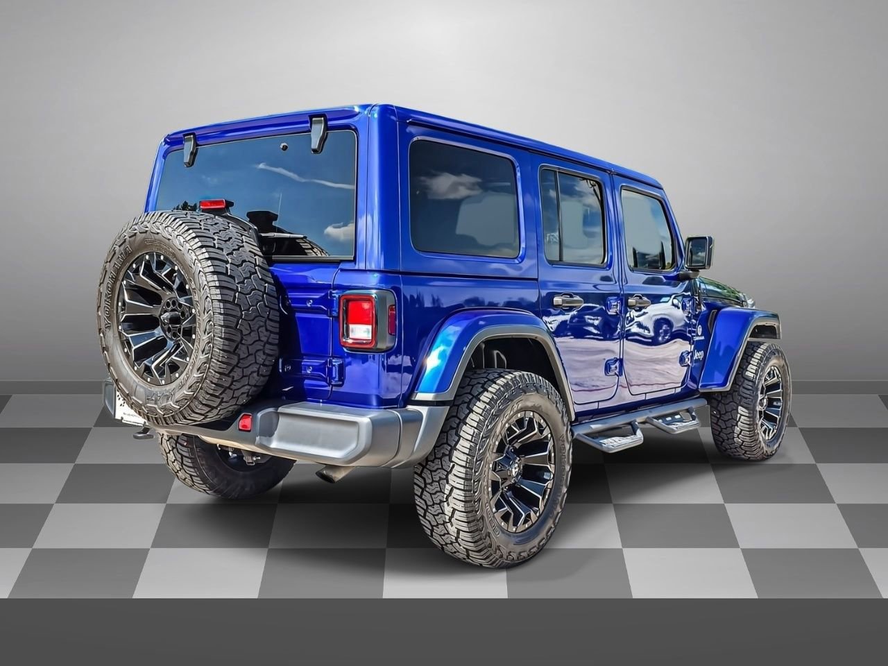 Used 2020 Jeep Wrangler Unlimited Sahara w/ Cold Weather Group AWD/4WD image 6