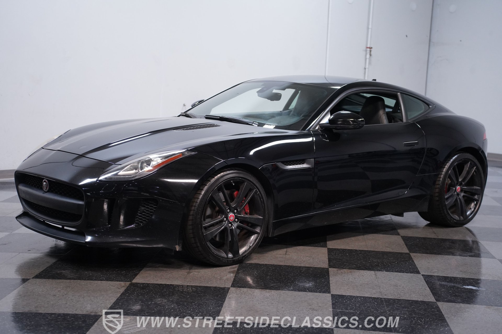 Used 2016 Jaguar F-TYPE Coupe RWD image 8