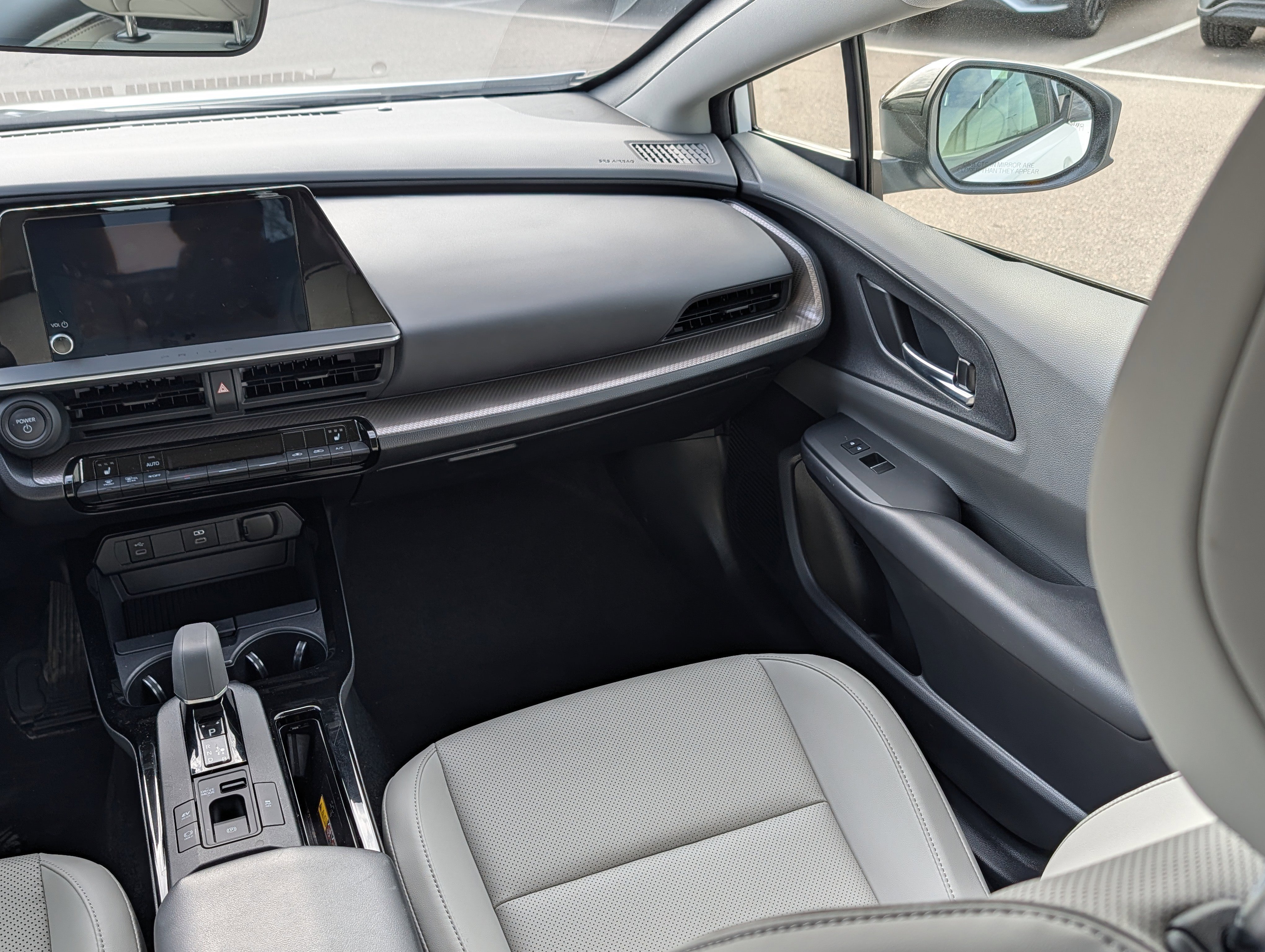 Used 2024 Toyota Prius XLE image 11